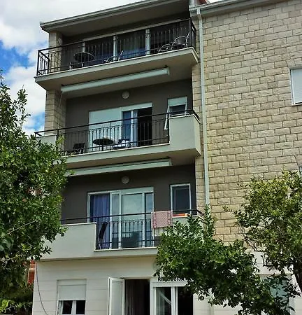 Apartment Affabilis Vip House